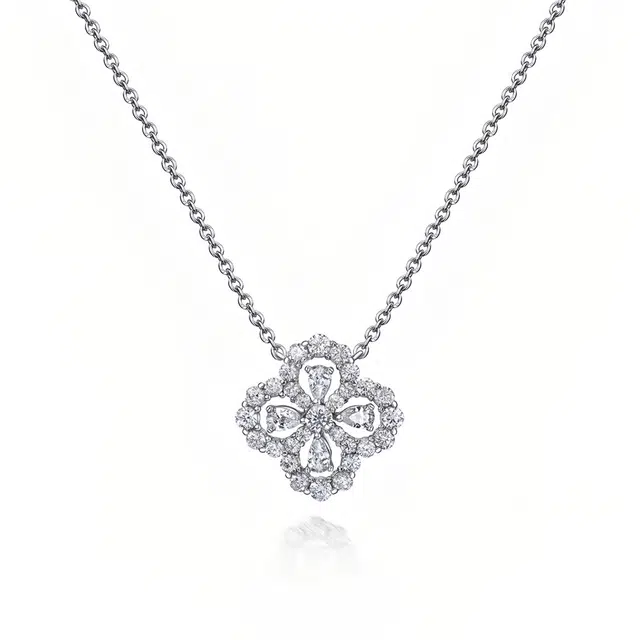 克兰茜 幸运之心 满钻四叶草锁骨链 简约时尚百搭气质轻奢高级感设计 小众日常通勤精致百搭闪耀满锆 精美礼盒 可调节 好运 铜 项链 女款