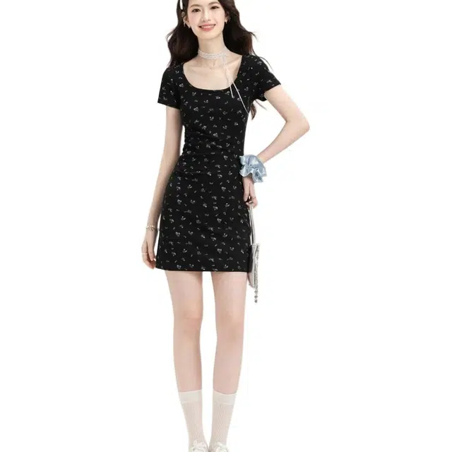 小卷要加油 法式甜辣妹碎花气质裙百搭修身纯欲风短袖连衣裙 女款