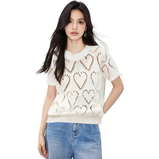 爱依莲 甜美爱心镂空圆领短袖高级感套头针织衫 常规 女款