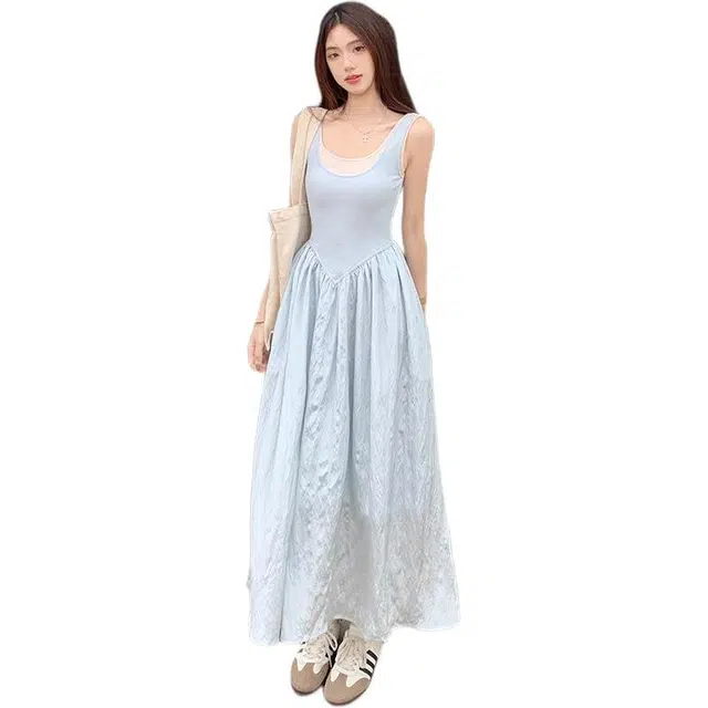 黛尔佳人 清爽感大裙摆舒适简约无袖连衣裙 女款