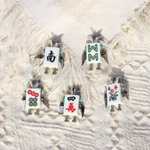 木小魔 麻将 朋克机器人纯手工创意躺赢麻将 树脂 项链 男女同款情侣款
