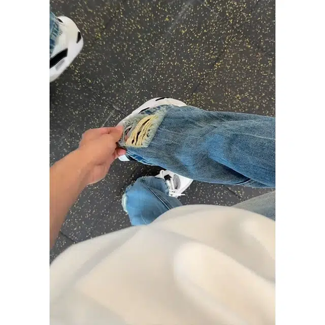 佑麟 渐变破洞款美式高街潮牌痞帅炸街裤子窄版直筒微喇裤牛仔裤 男女同款