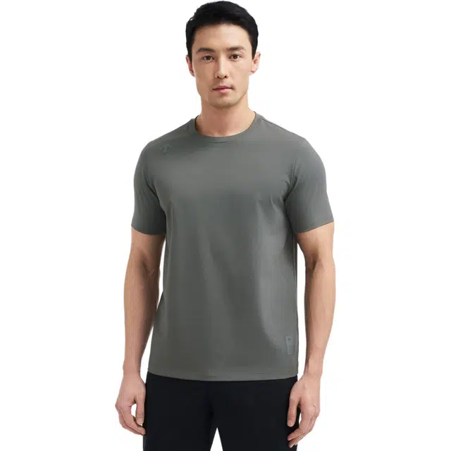 DESCENTE ESSENTIAL Logo