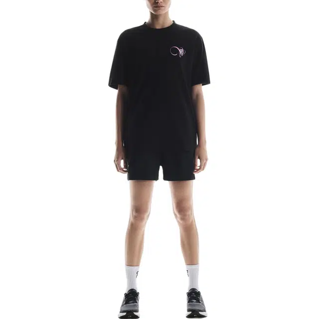 On Club-T Graphic T