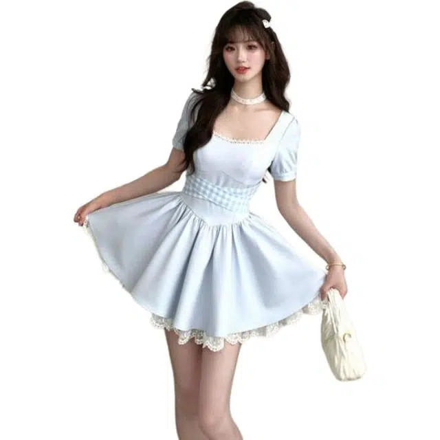 哒头下雨不愁 法式气质别致设计感方领绑带短袖连衣裙 女款