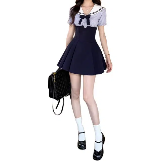 黛尔佳人 韩系海军领条纹短袖高腰百褶短裙裙装套装 女款