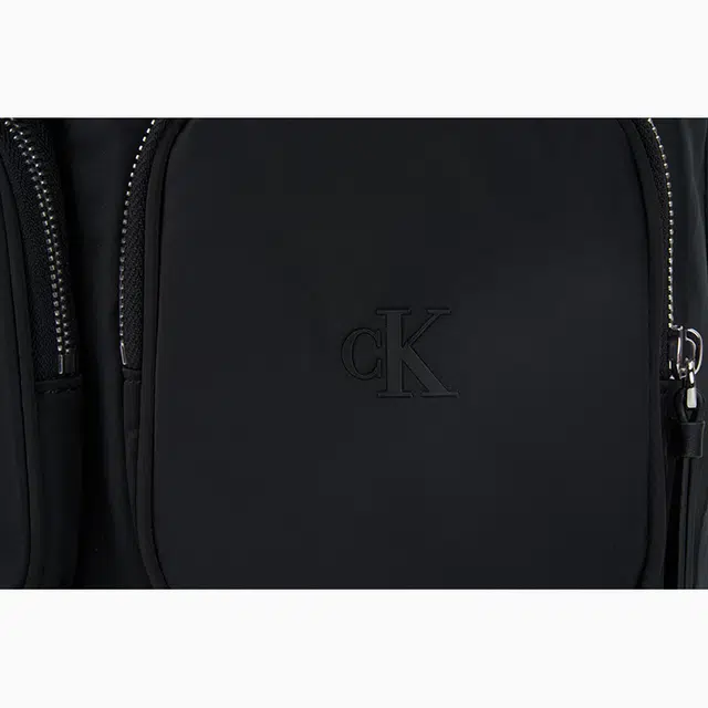 CALVIN KLEIN