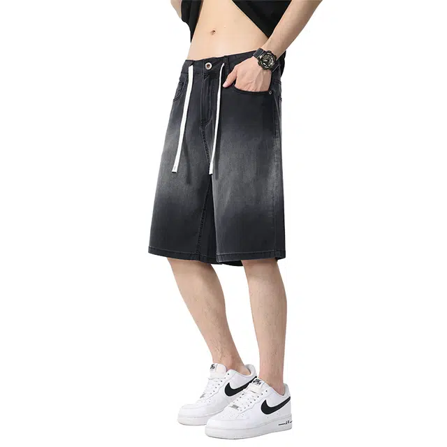 协协乐 垂感冰丝美式渐变潮流五分牛仔短裤 男款 烟灰色