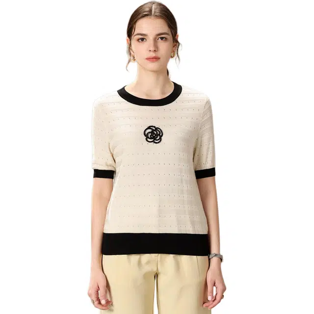 粉红玛琍 小香风圆领通勤五分袖针织衫 女款 杏色