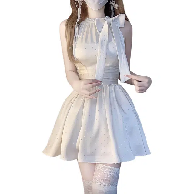 黛尔佳人 带里隐形拉链千金纯欲风挂脖收腰裙子烫钻蝴蝶结无袖连衣裙 女款