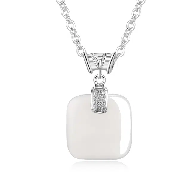 帝苏行 凝霜玉璧无事牌温润如玉 新中式国潮 吉祥如意平安顺遂 好运 简约小众设计 玉髓 项链 女款