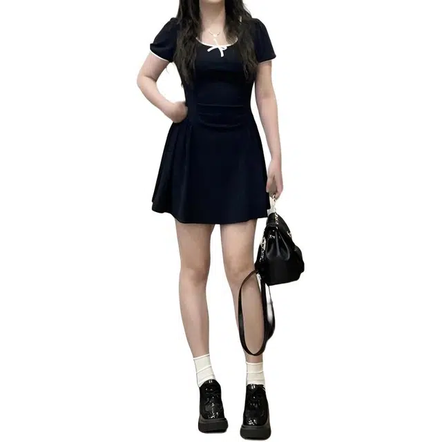 柏黛妃 法式后背镂空显瘦设计感小众甜辣简约短袖连衣裙 女款