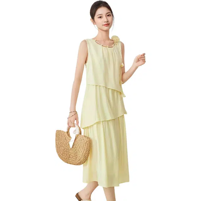 爱依服 夏季法式甜美纯色圆领温柔风背心裙无袖连衣裙 女款