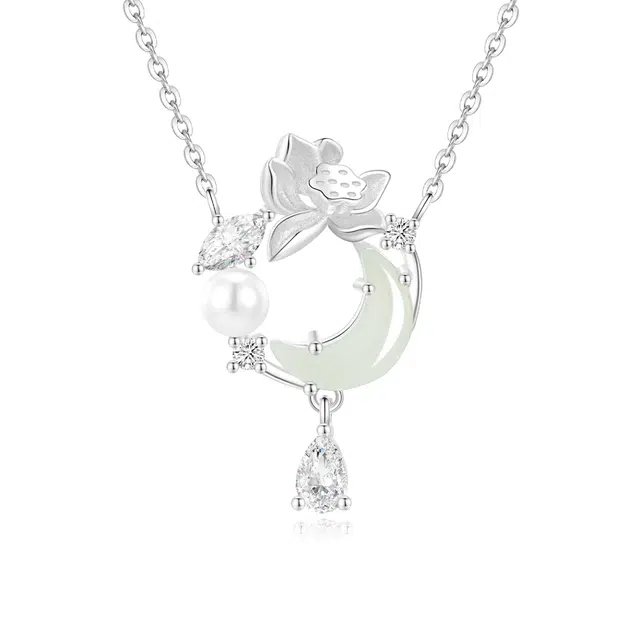 老凤祥 浪漫花月 轻奢简约高级设计感 通勤百搭锁骨链 和田玉项链 青玉 女款