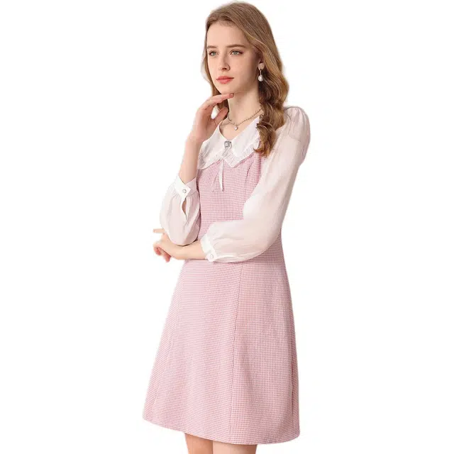 粉红玛琍 拼接短款娃娃领泡泡袖长袖连衣裙 女款