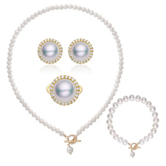 贝诗 百搭珍珠套装礼盒四件套气质简约日常通勤妈妈珍珠礼盒项链手链戒指耳钉女款