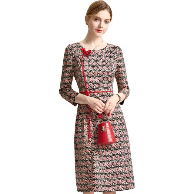 粉红玛琍 圆领格子套头高腰长袖连衣裙 女款 红色