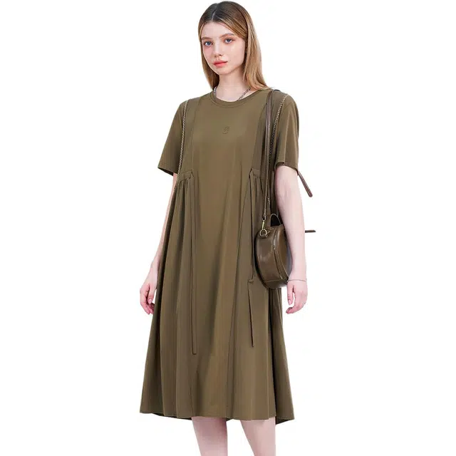 木果果木 拼接设计收腰宽松纯色常规圆领通勤短袖连衣裙 女款
