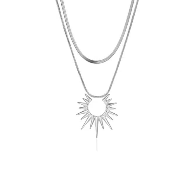 芊淑歆 太阳造型双层叠戴精致百搭蛇骨链创意小众潮牌锁骨设计个性百搭高级感#好运 钛钢 项链 男款