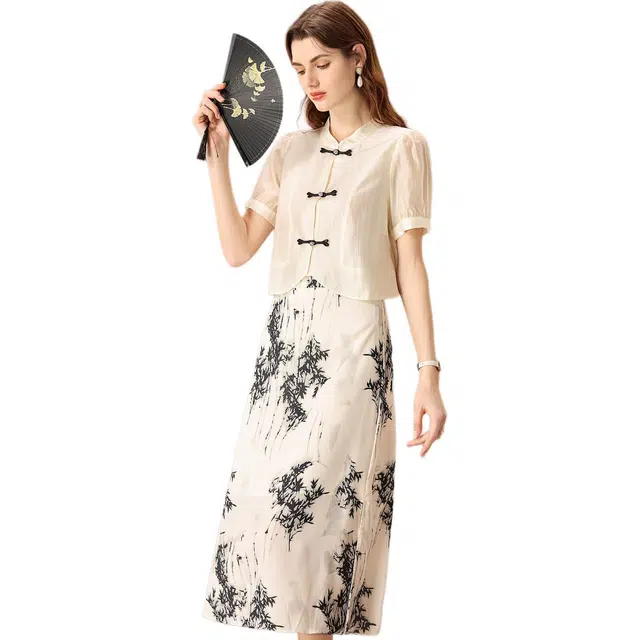 粉红玛琍 简约舒适立领盘扣短袖裙装套装 女款 杏色