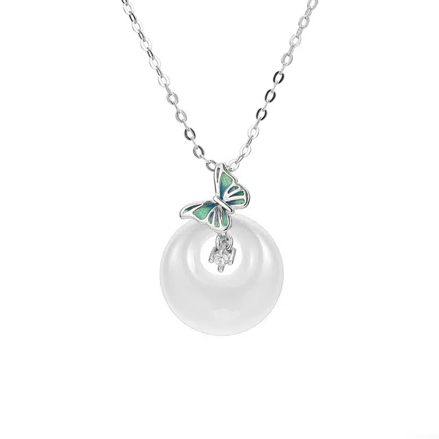 Zheng Baifu Butterfly Pendant Necklace