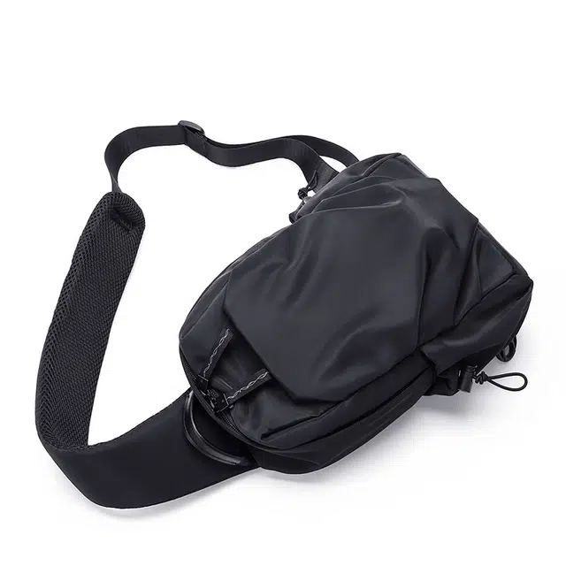 老人头 机能风简约纯色百搭 织物 胸包 男款 黑色