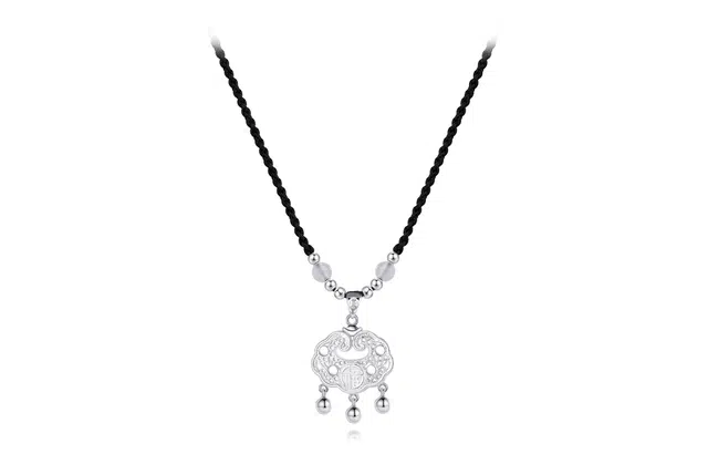 牧言 国潮复古新中式光面立体铜钱元宝 灵动镂空花丝福字如意长命锁铃铛编织绳锁骨链 好运 合金 平安锁项链 男女同款情侣款