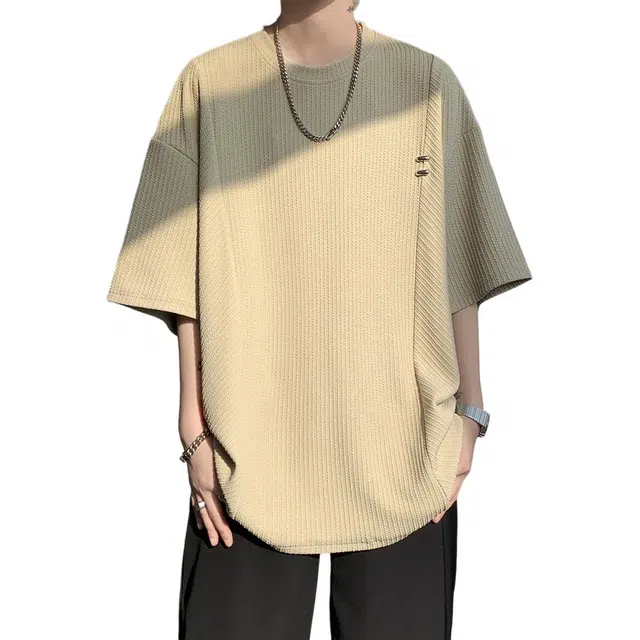 AWAO T