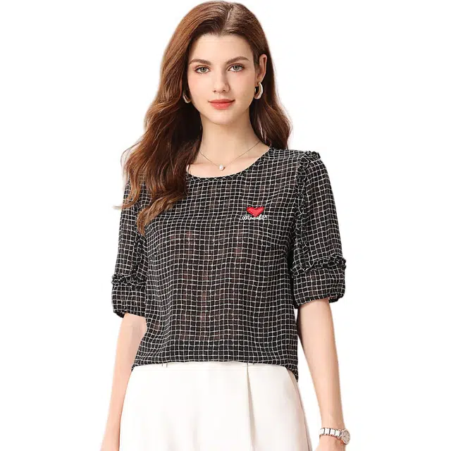 粉红玛琍 格子字母爱心刺绣套头五分袖衬衫 女款 黑格