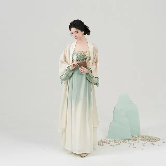 织造司 清透自然渐变水墨晕染刺绣新中式连衣裙汉服 女款
