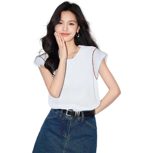 爱依莲 薄款圆领飞飞袖洋气顺滑打底上衣针织衫 女款