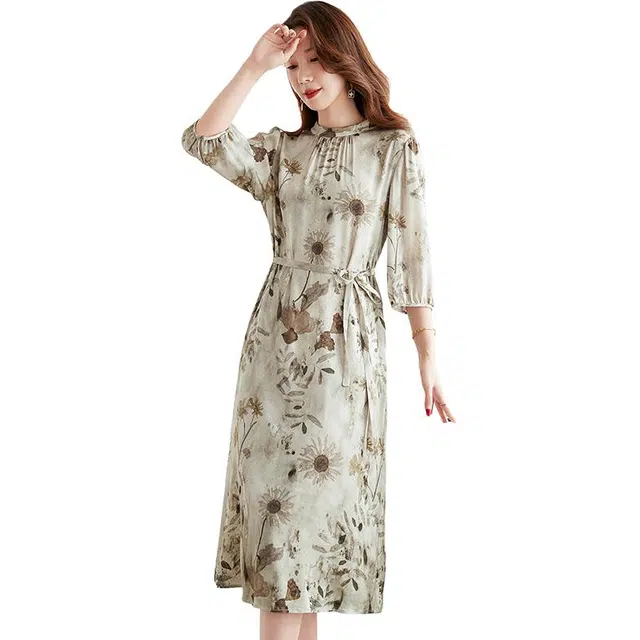 水墨佳人 植物花卉合身适中圆领短袖连衣裙 女款 弥花集语