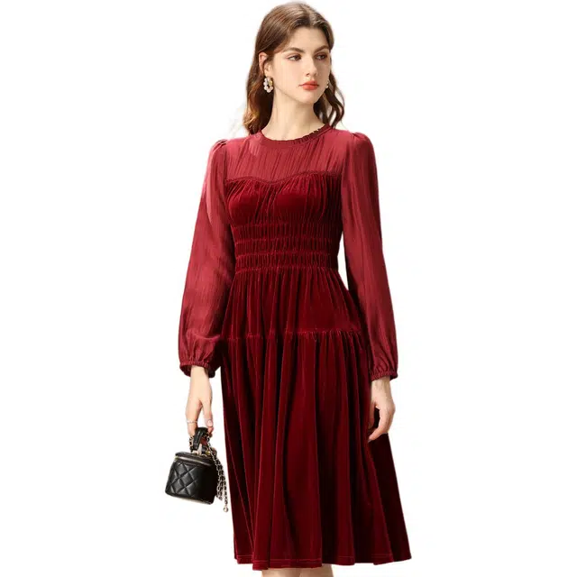 粉红玛琍 法式纯色圆领高腰褶皱垂感长袖连衣裙 女款 红色