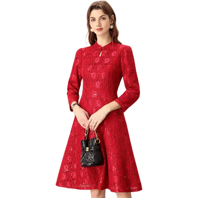 粉红玛琍 纯色立领修身长袖连衣裙 女款 红色