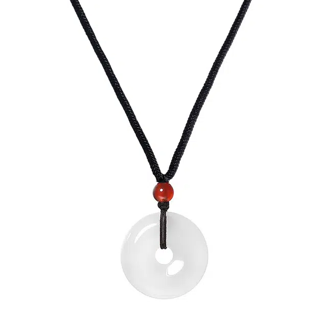 周百福 平安扣吊坠 简约时尚轻奢小众高级感红玛瑙手工编绳黑绳锁骨链 玉髓 项链 女款