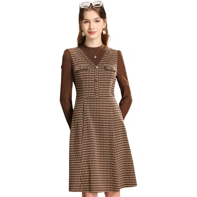 粉红玛琍 圆领格子简约长袖连衣裙 女款 咖啡色