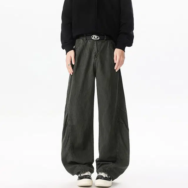 M JEANS STUDIOS 7
