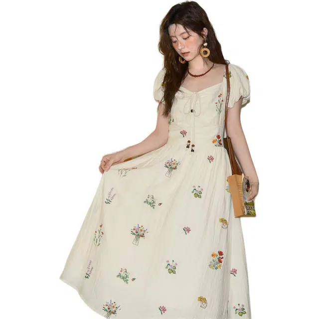 谜秀 花卉刺绣泡泡袖韩版时尚简约短袖连衣裙 女款