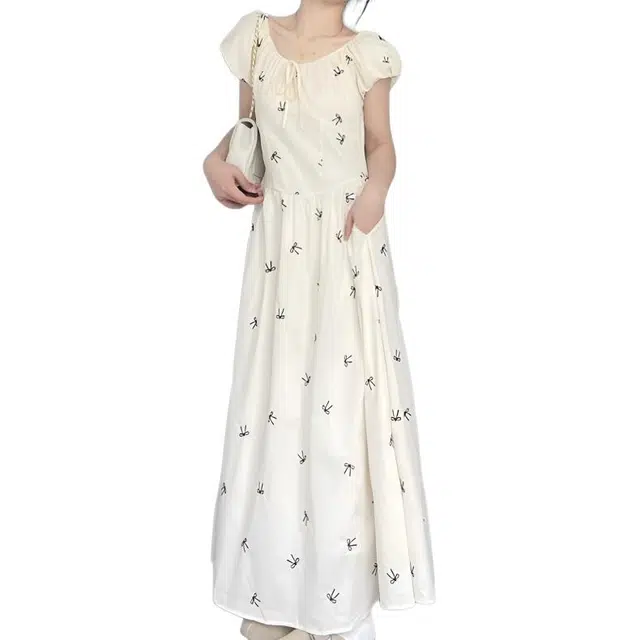 小卷要加油 碎花裙子女法式气质收腰梨形身材长裙小飞袖吊带连衣裙 女款