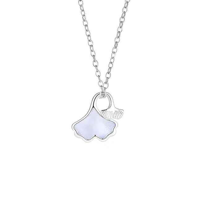 克兰茜 银杏树叶吊坠 精致轻奢优雅小众高级感锁骨链 合金 项链 女款 银色