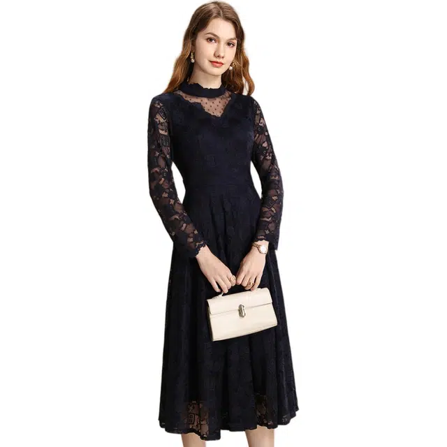 粉红玛琍 圆领蕾丝简约长袖连衣裙 女款 藏青
