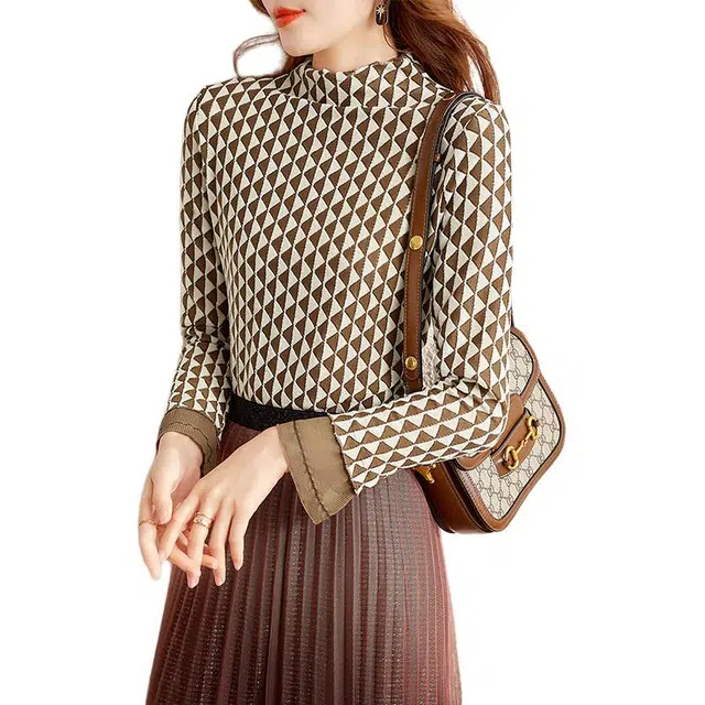 欧昵雪 雪尼尔通勤百搭休闲长袖针织衫 女款 咖啡色