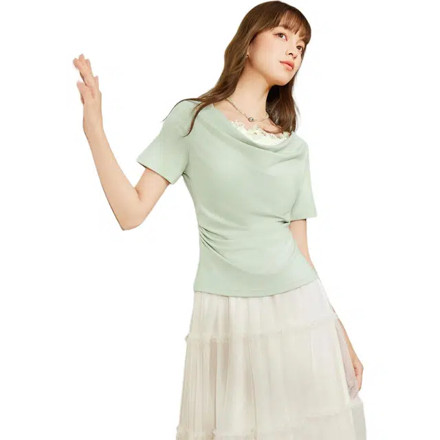 爱依服 设计感荡领性感短袖通勤截短上衣 女款