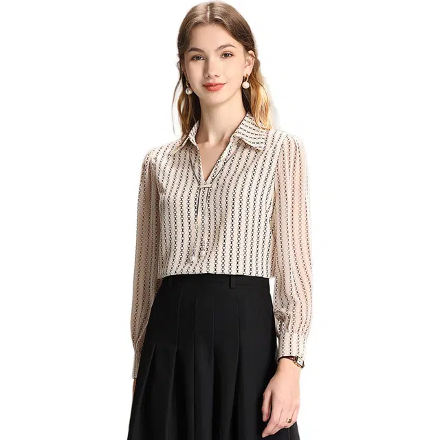 粉红玛琍 套头翻领宽松长袖衬衫 女款 杏色