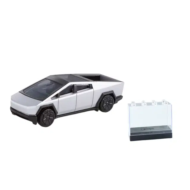 TAKARA TOMY