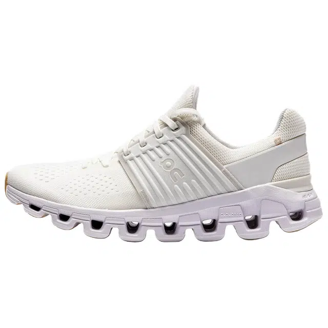 On Cloudswift Undyed