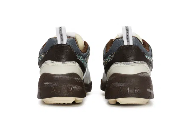 Travis Scott x Nike NIKE ZOOM Field JAXX 811