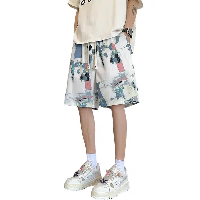 加荣 美式冰丝凉感涂鸦高级感运动男夏季轻薄透气潮青少年日常出行通勤百搭男裤小众设计感松紧腰情侣痞帅外穿五分裤短裤 男女同款