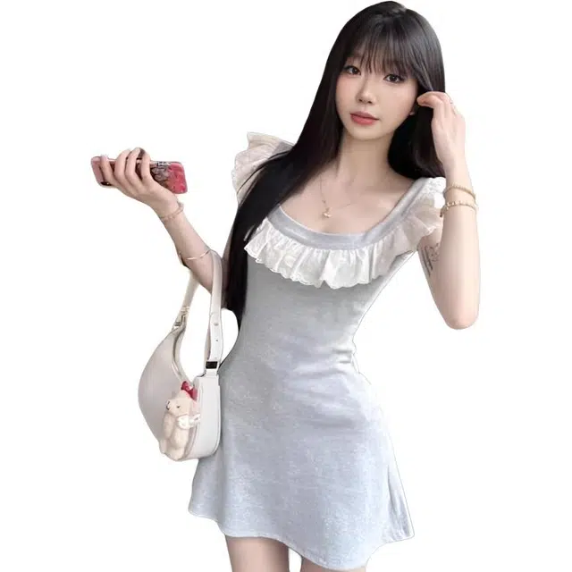 小卷要加油 蕾丝法式短裙花边拼接修身辣妹显瘦裙子飞飞袖收腰短袖连衣裙 女款