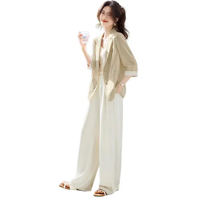 沫晗依美 轻盈透气常规翻领商务宽松西装 女款